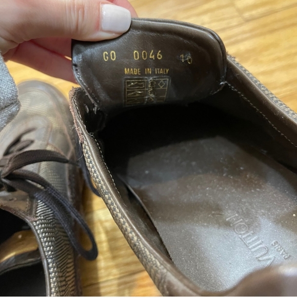 Louis Vuitton - Picture 3 of 5